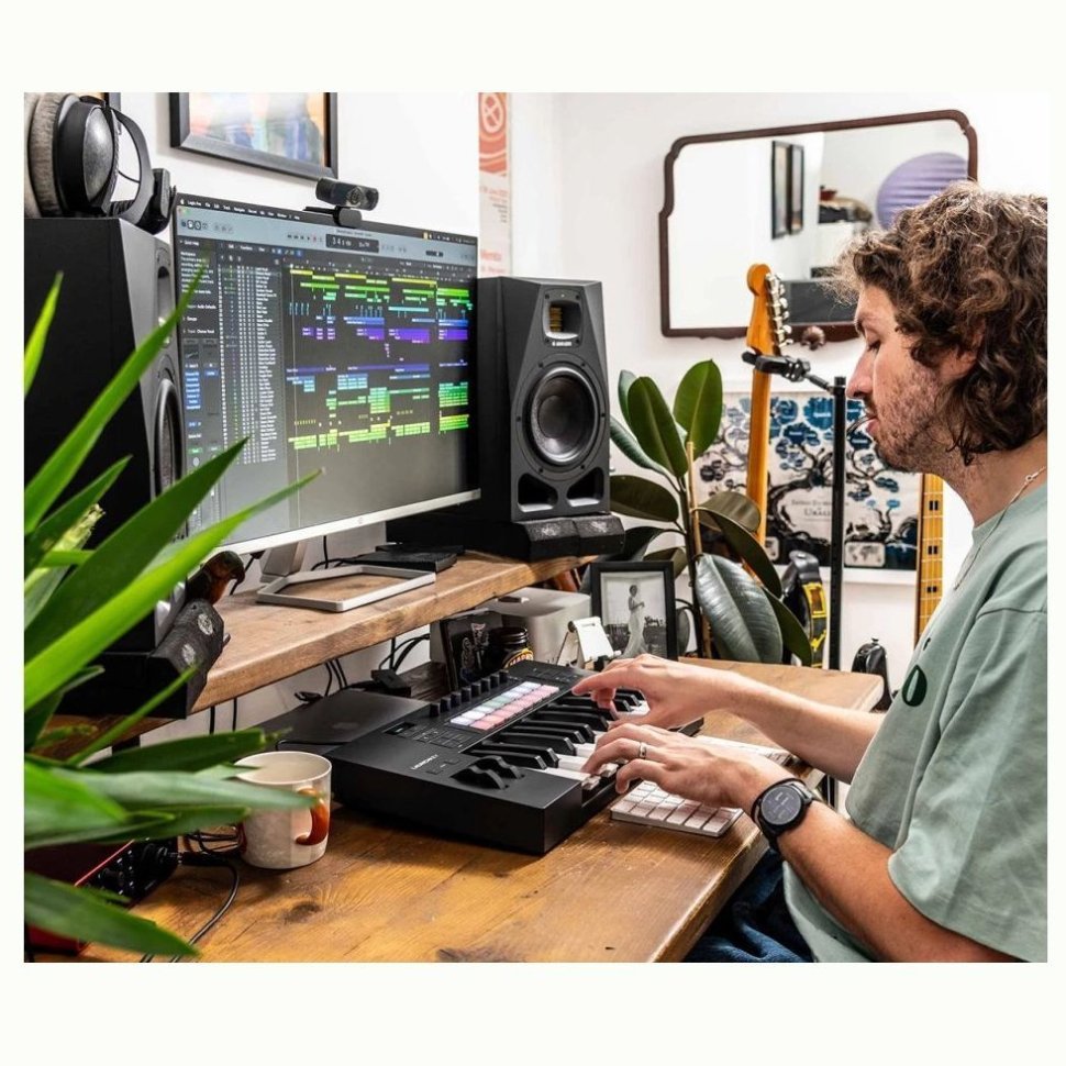 Novation Launchkey 37 MK4