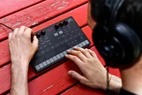 IK Multimedia UNO Synth