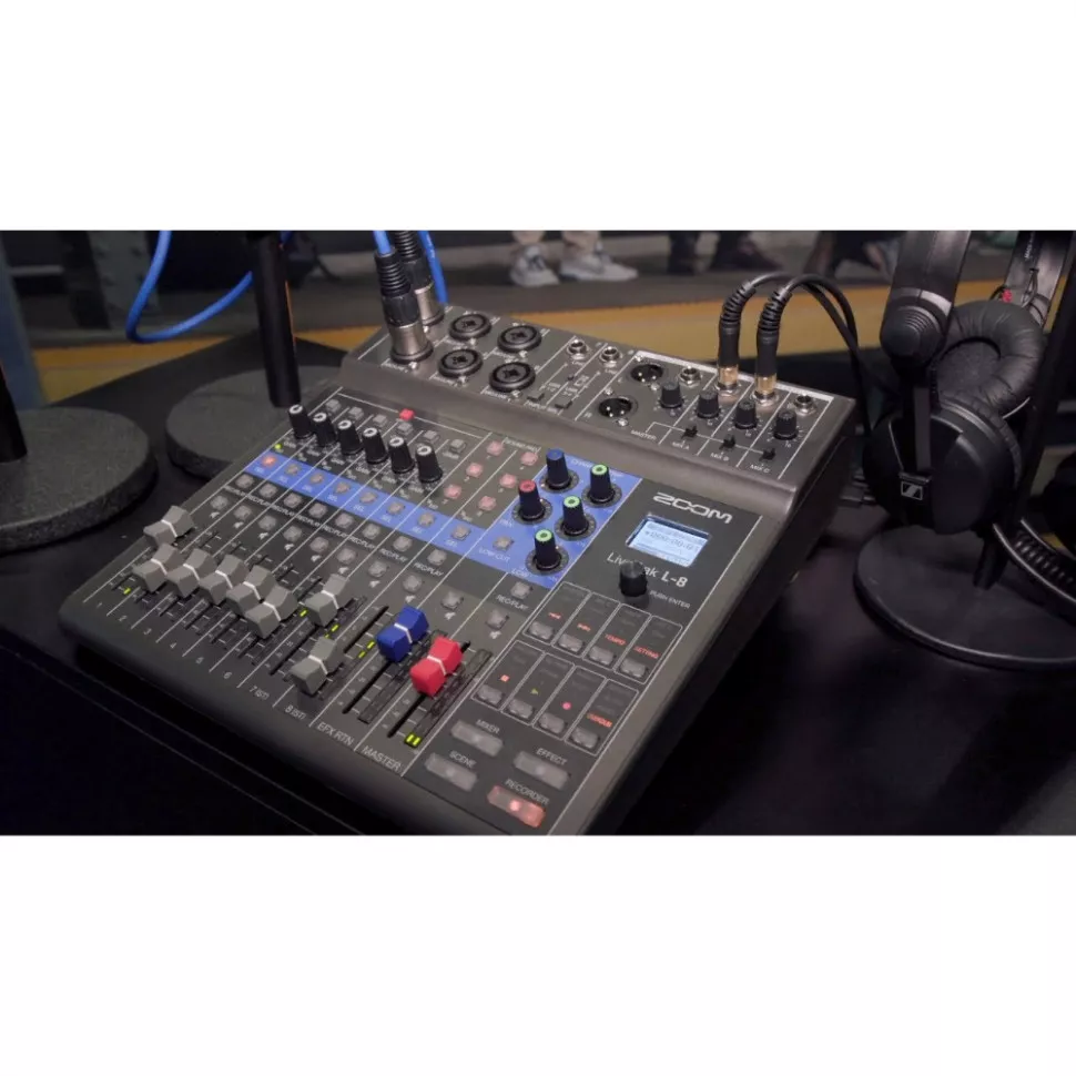 Zoom LiveTrak L-8