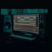 Adam T8V