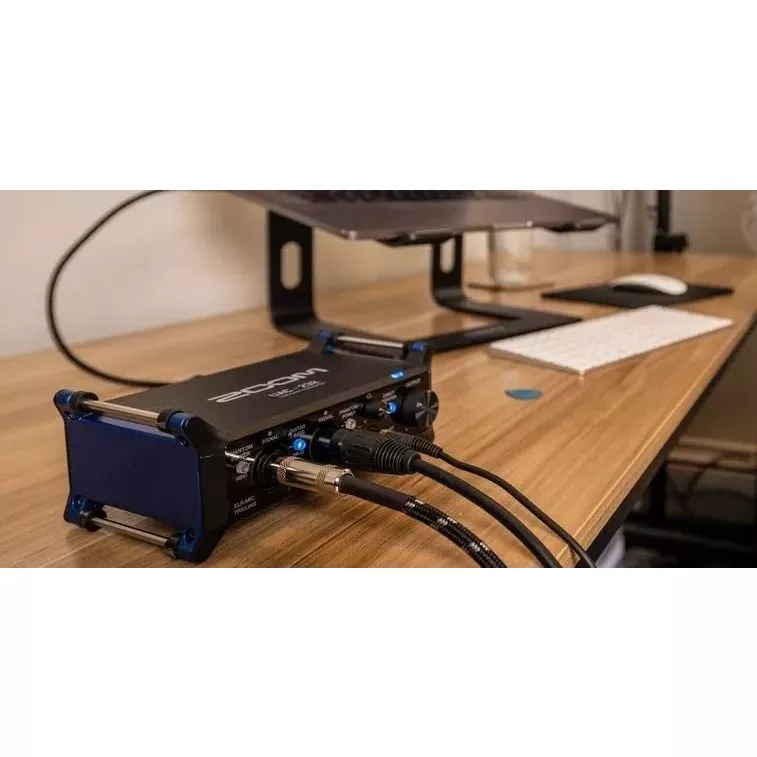 Zoom UAC-232
