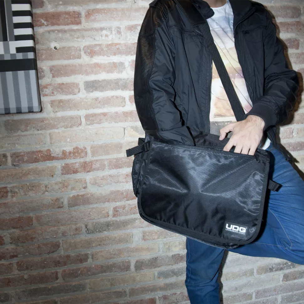 UDG Ultimate CourierBag Black, Orange inside (U9450BL/OR)