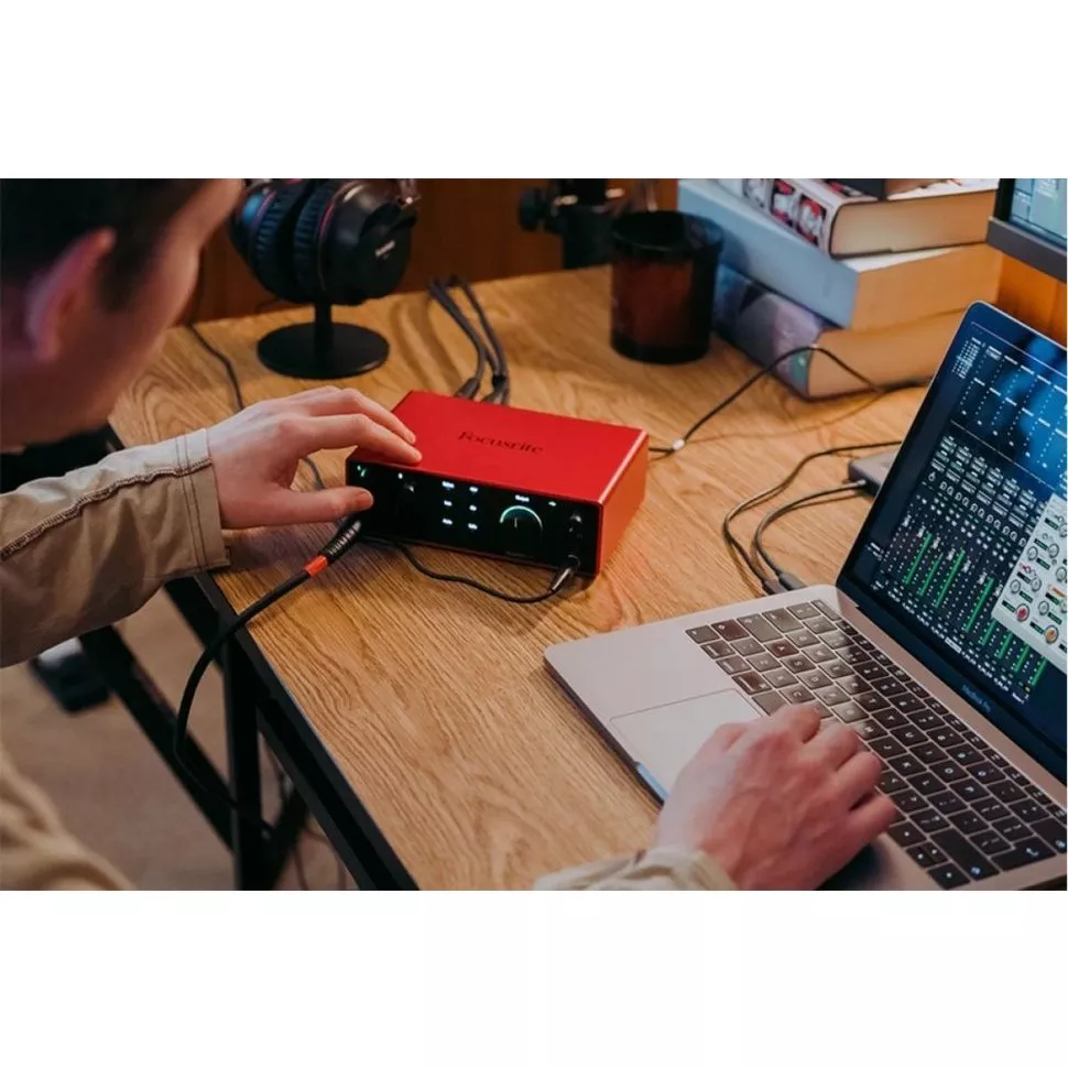 Focusrite Scarlett 4i4 4th Gen