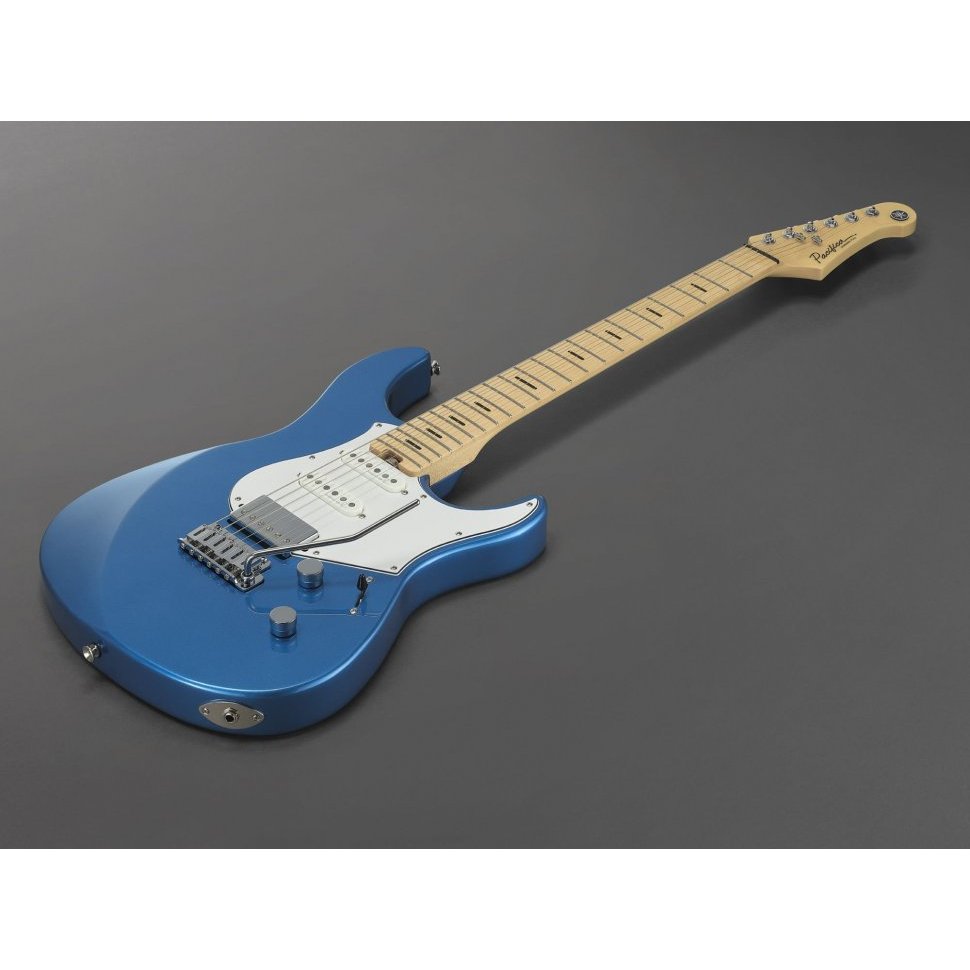 Yamaha Pacifica Standard Plus (Sparkle Blue) Yamaha Pacifica Standard Plus (Sparkle Blue)