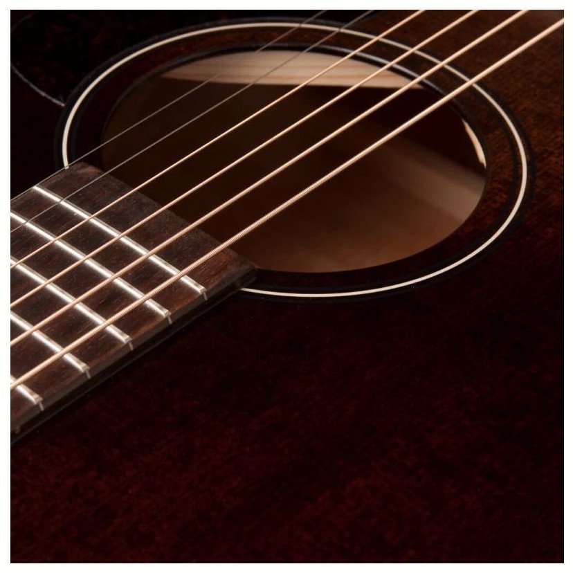 Art & Lutherie Americana Bourbon Burst