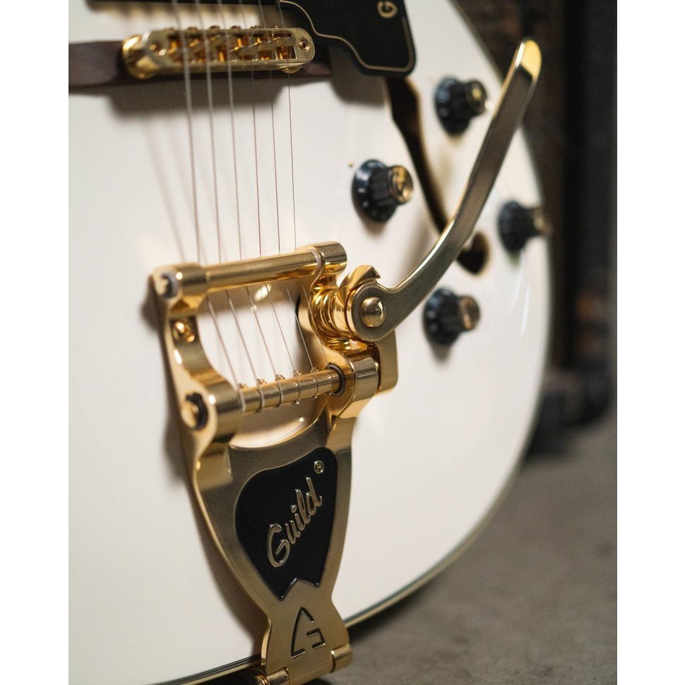 Guild Starfire VI (Snowcrest White)